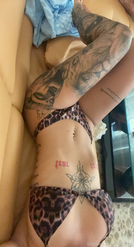 Majabebe Maja Bebe xxxモデル 写真