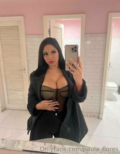 Paula Flores ポルノスター 裸 ギャラリー