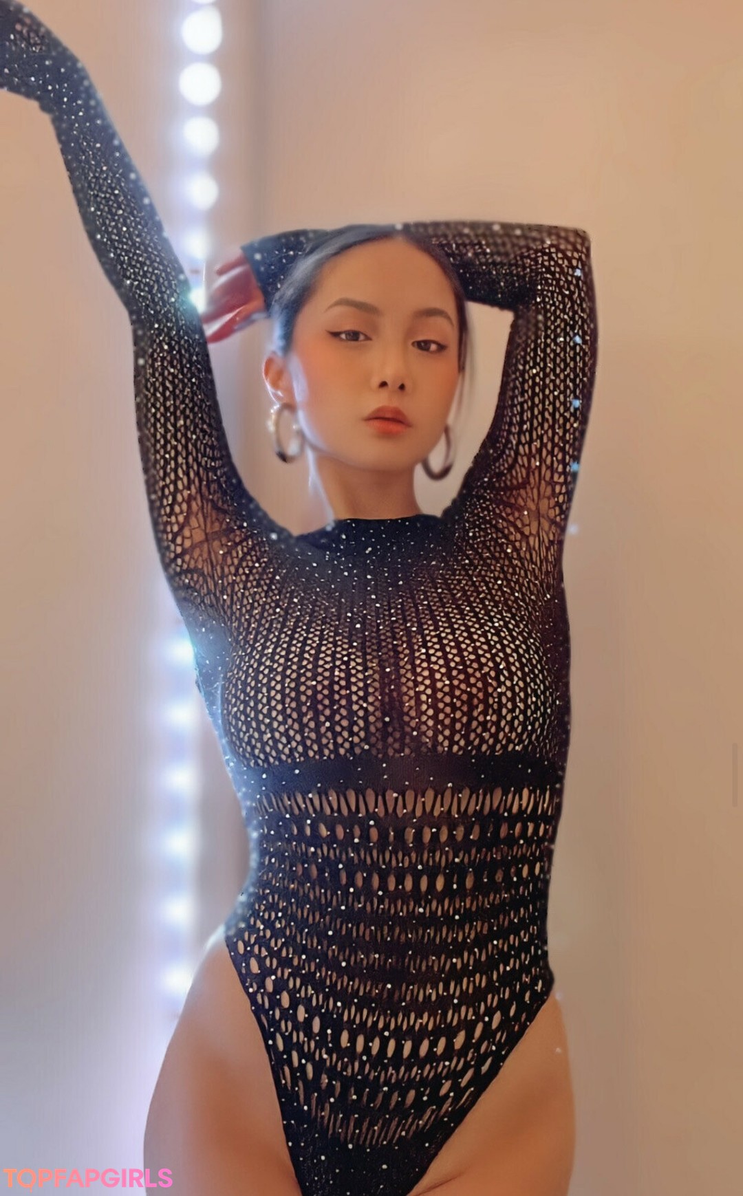 パタヤ レディーボーイ オンリーファンズ トップ 写真