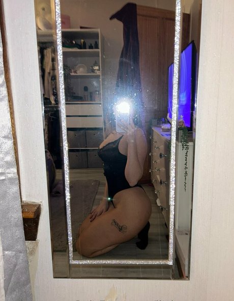 ブラジルの巨乳オンリーファンズ セクシー裸 写真