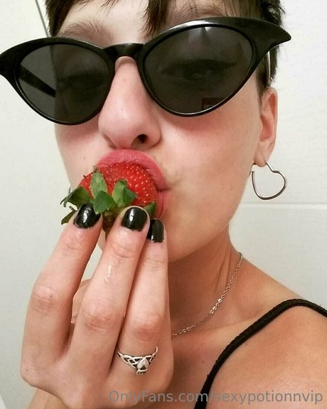 オンリーファンズでオナニーする パーフェクト 写真