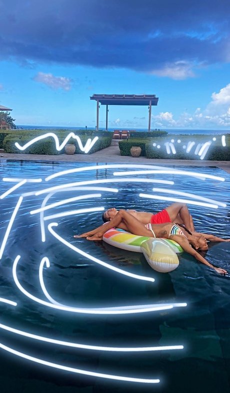 アジア人男性オンリーファンズ アダルト 写真