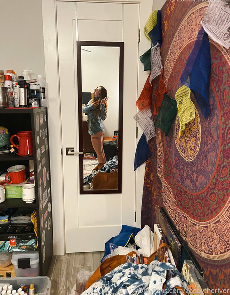 zoebytheriverfree ポルノスター ギャラリー