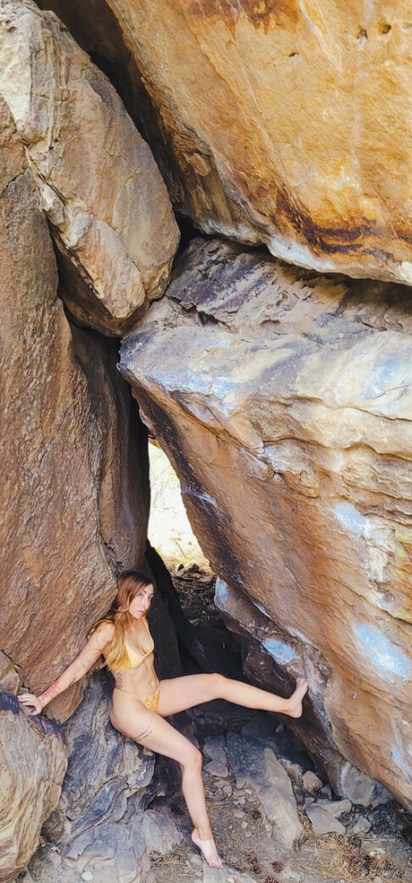 zoebytheriverfree 高品質女優 写真