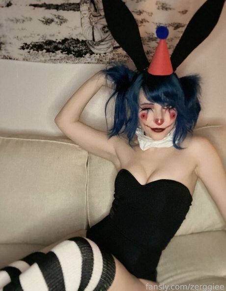 zerggiee ポルノスター 無料 画像