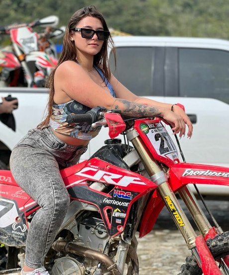 Mariana Echeverri エロティックモデル 画像