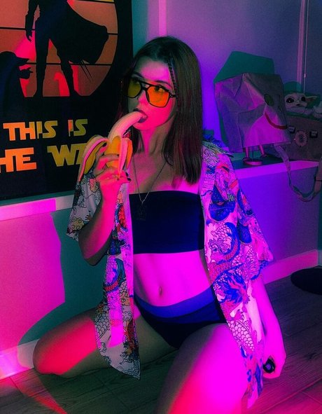 shulyyyyyy ポルノスター アート ギャラリー