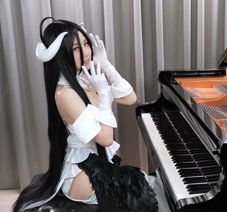 Rus Piano 美しいモデル 画像