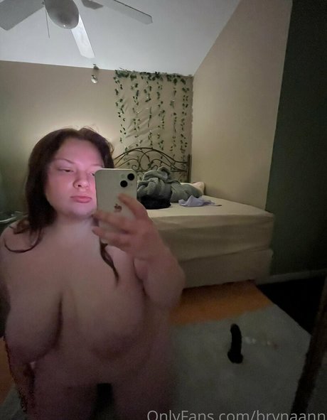 Brynaann xxxモデル 写真