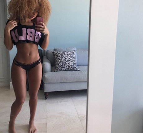 Anabella Carrasco 限定スター 写真