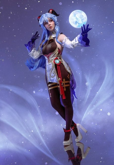 曲線美のシーメールオンリーファンズ 美しい ギャラリー