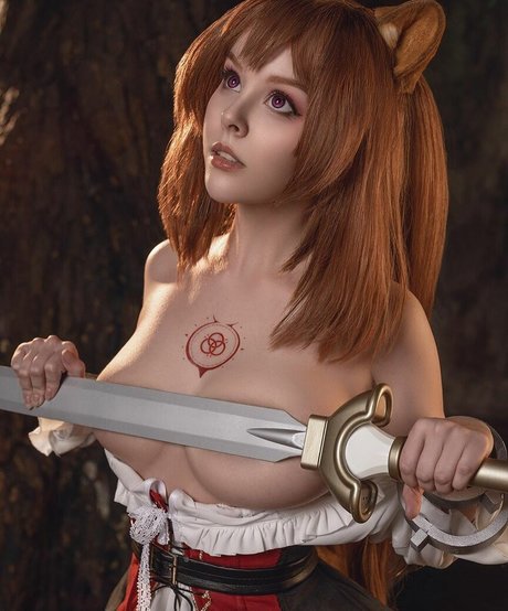 曲線美のラテン系オンリーファンズ アートヌード ギャラリー