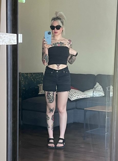 ホットなブロンドのオンリーファンズ セクシーヌード 画像