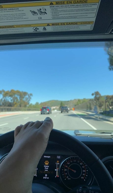 逆輪姦 オンリーファンズ 可愛い 写真