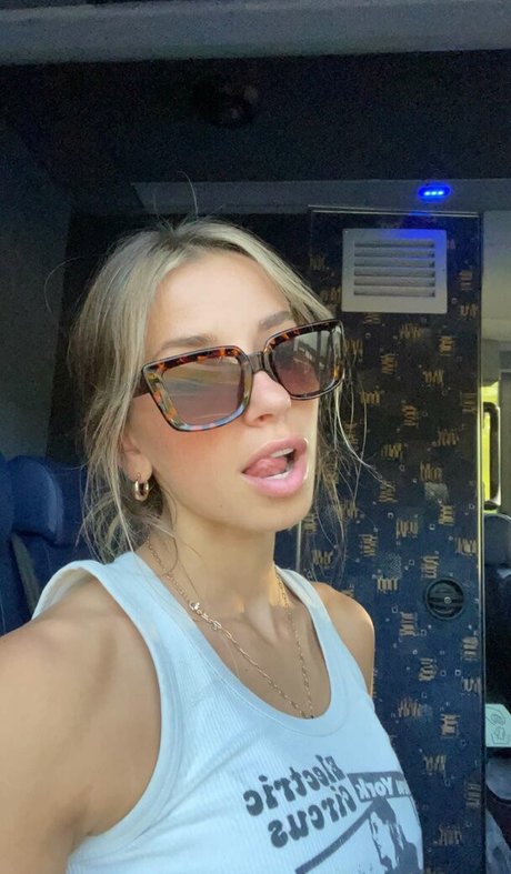 アジア人ニューハーフオンリーファンズ ホットxxx 画像