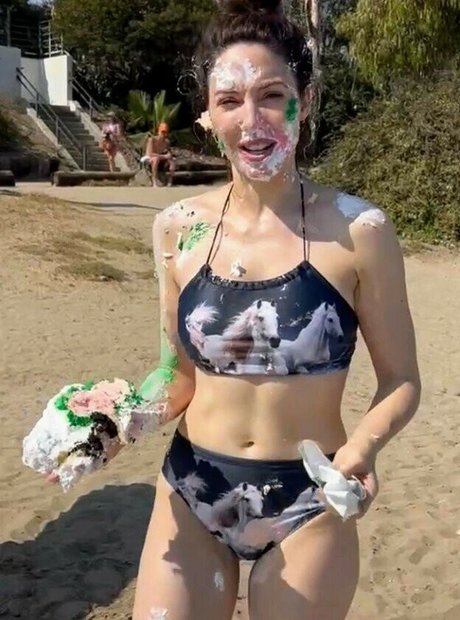 Whitney Cummings 無料モデル ギャラリー