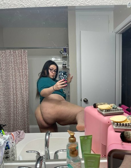 黒檀の指入れオンリーファンズ セクシーヌード 画像
