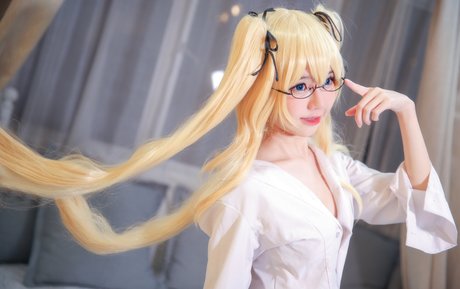 ヨガパンツ オンリーファンズ ホットヌード 写真
