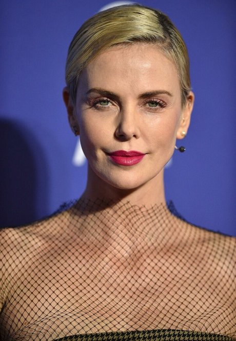 Charlize Theron 素敵なポルノスター ギャラリー