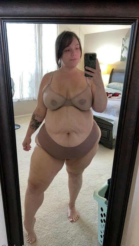 mommagerthfree 裸のスター 写真