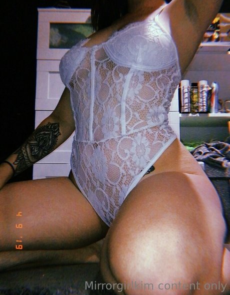 Mirrorgirlkim ホットなポルノスター 写真