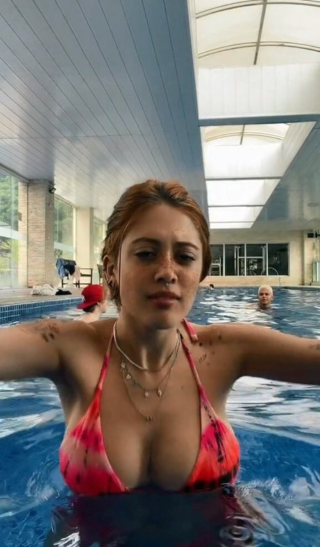 Ananda Morais アダルトモデル 写真