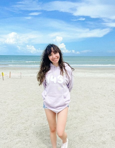 Catlyn Crespo ホットスター 画像