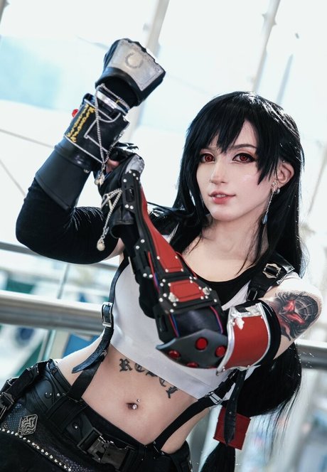 陸軍の熟女オンリーファンズ 美しいヌード 写真