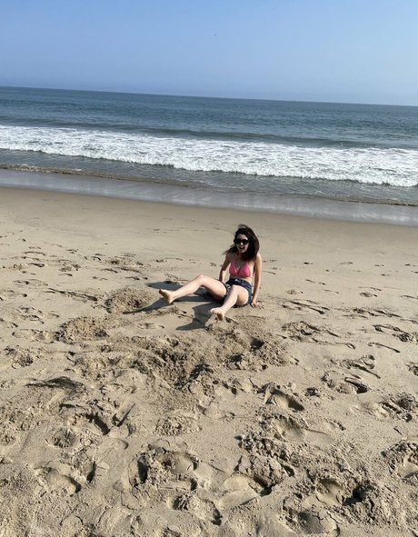 Laura Marano 素敵なポルノスター 写真