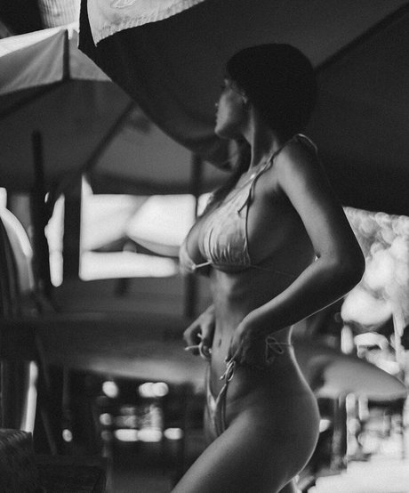 Ella Cervetto エロティックなポルノスター 写真