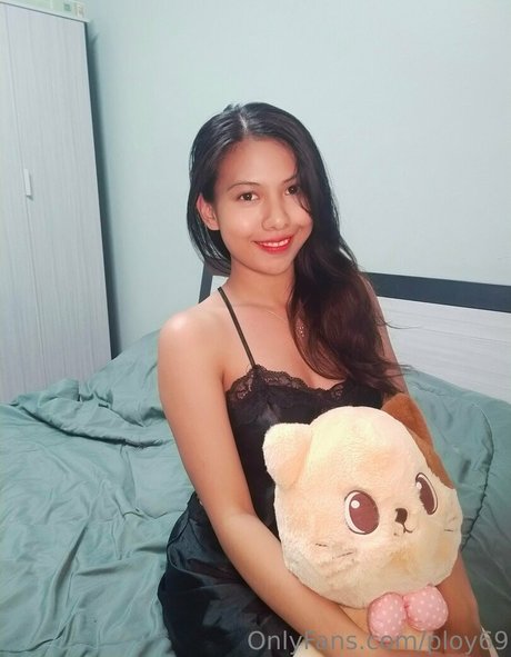 ploy69 ホット女優 写真