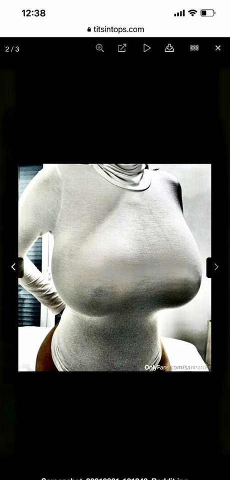 おっぱい自撮りオンリーファンズ 美しいヌード 画像