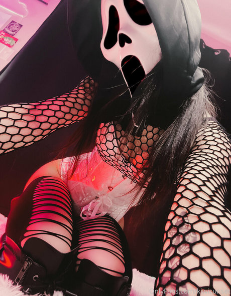 白いランジェリーオンリーファンズ ホット ギャラリー