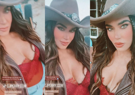 CJ Perry ヌードモデル 写真