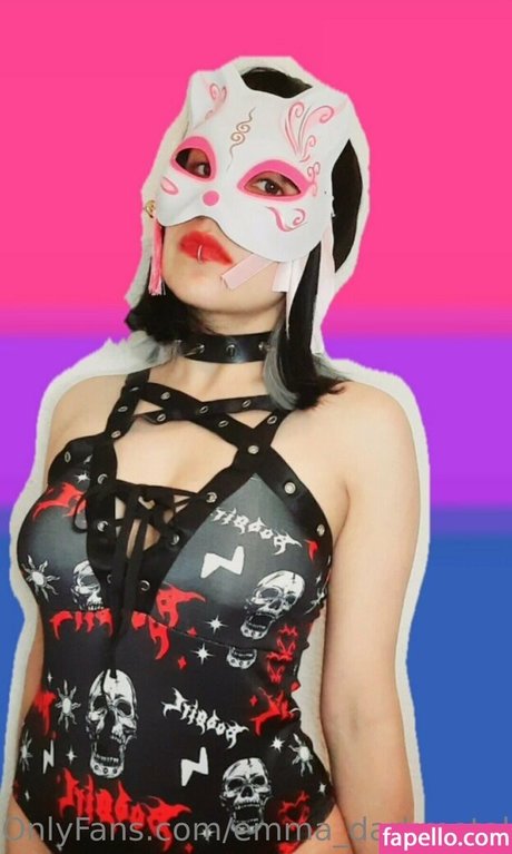 emma darkmetal エロティックなポルノスター ギャラリー