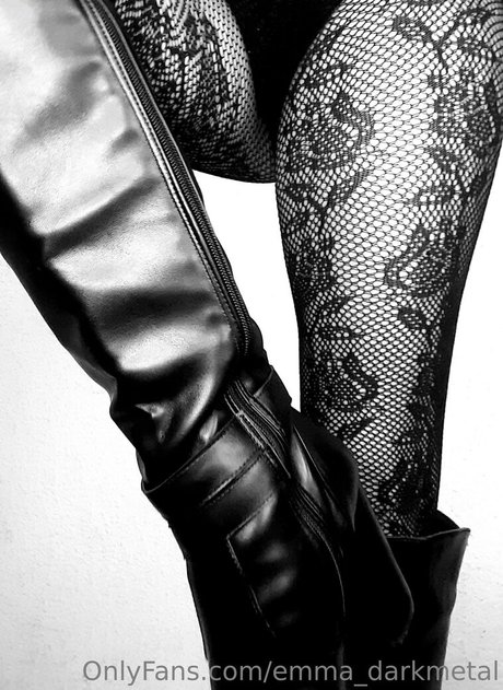emma darkmetal 美しいスター 写真