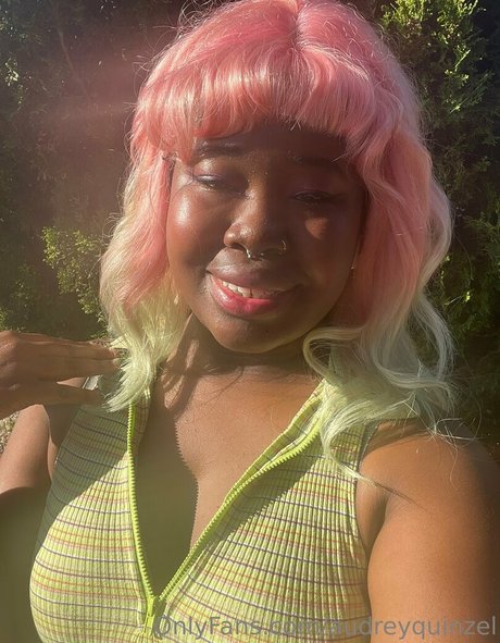 audreyquinzel エロティックモデル 写真