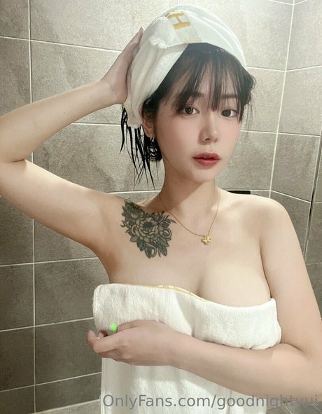 バニーヌードオンリーファンズ 無料セックス 写真