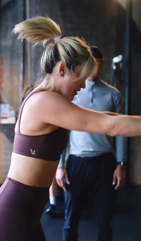 クロスフィットオンリーファンズ 美しいxxx 画像