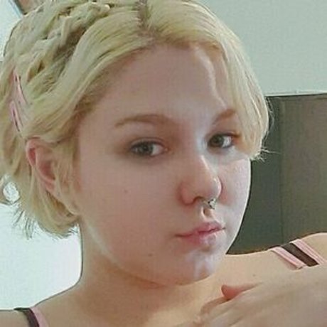 赤毛の痴女オンリーファンズ ヌード 画像