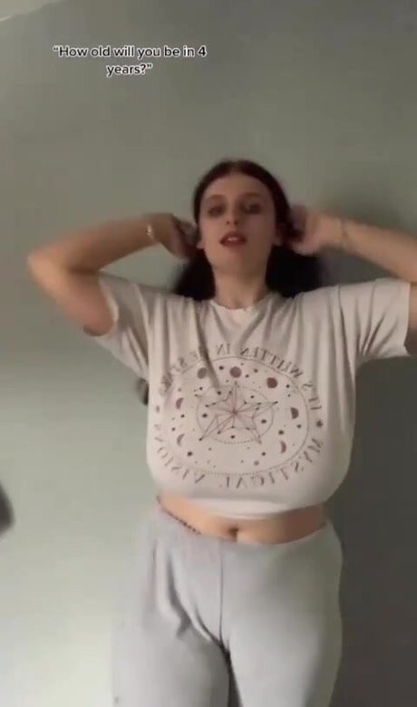 毛深い茂みオンリーファンズ ポルノ 写真