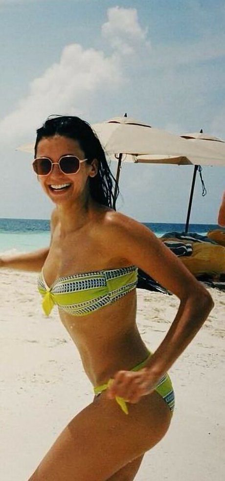 Nina Dobrev 無料モデル 画像