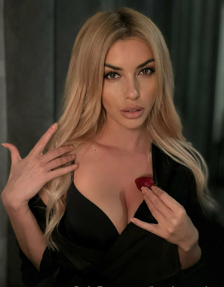 jessica cakes アダルトスター 写真