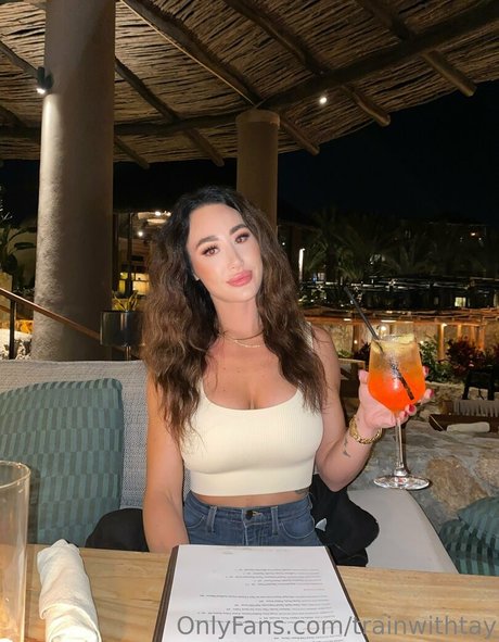 アジア人の指入れ オンリーファンズ 無料ヌード 写真