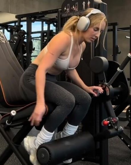 小さいペニスのオンリーファンズ ホットxxx ギャラリー