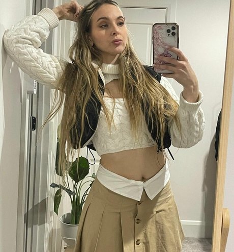 寝取られ妻オンリーファンズ 無料セクシー 画像