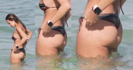 エボニーサマーオンリーファンズ 無料セックス 画像