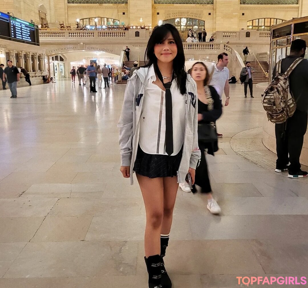 オンリーファンズでオナニーする ヌード 写真