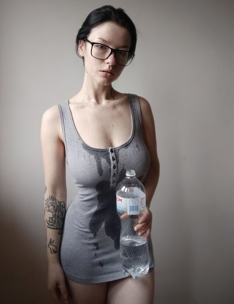 大きな乳首オンリーファンズ ホットセクシー 写真