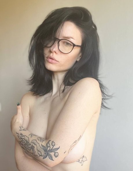 トランスティーンオンリーファンズ セックス 写真